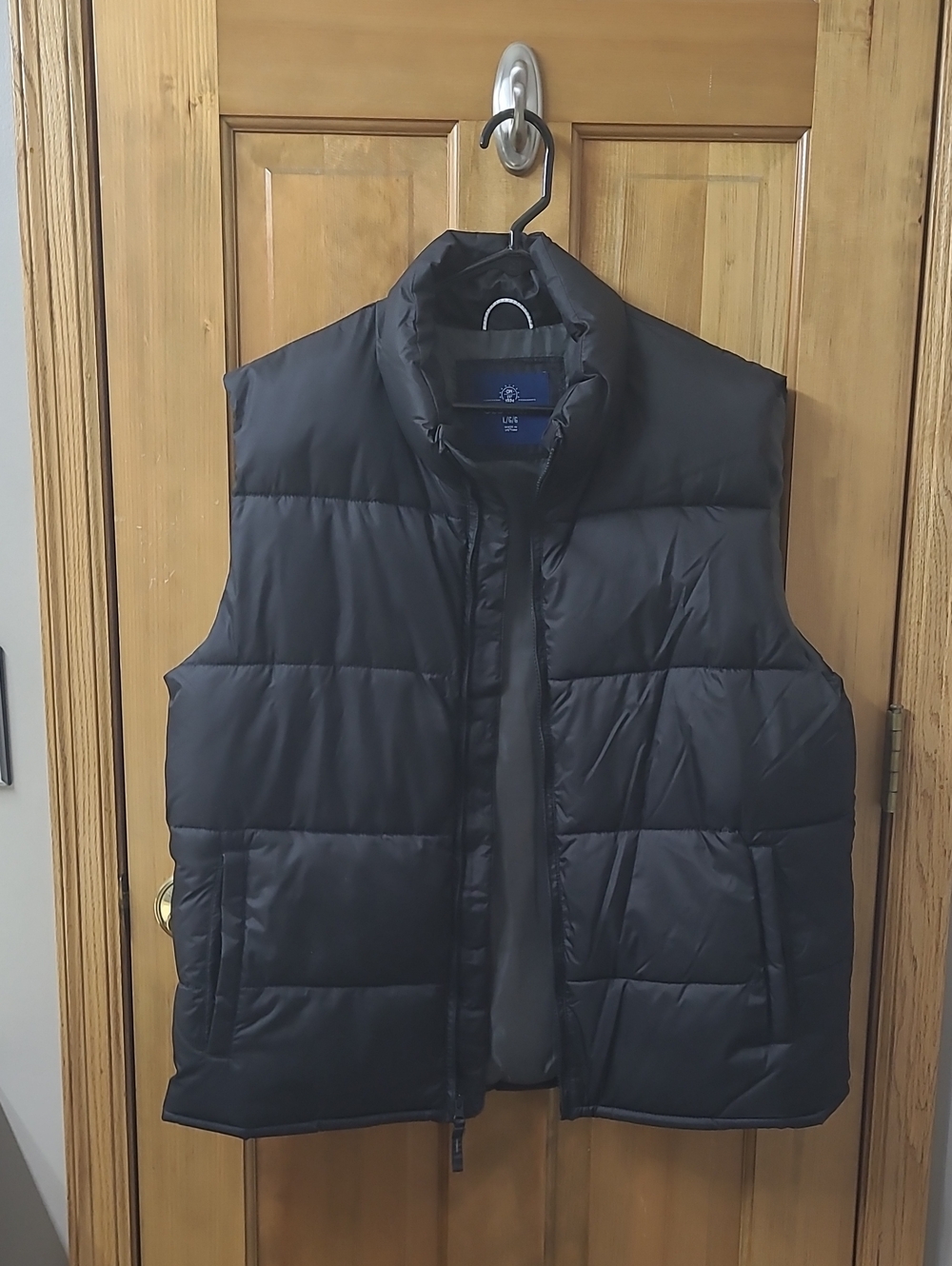 Old Navy Men's Black Quilted Puffer Vest